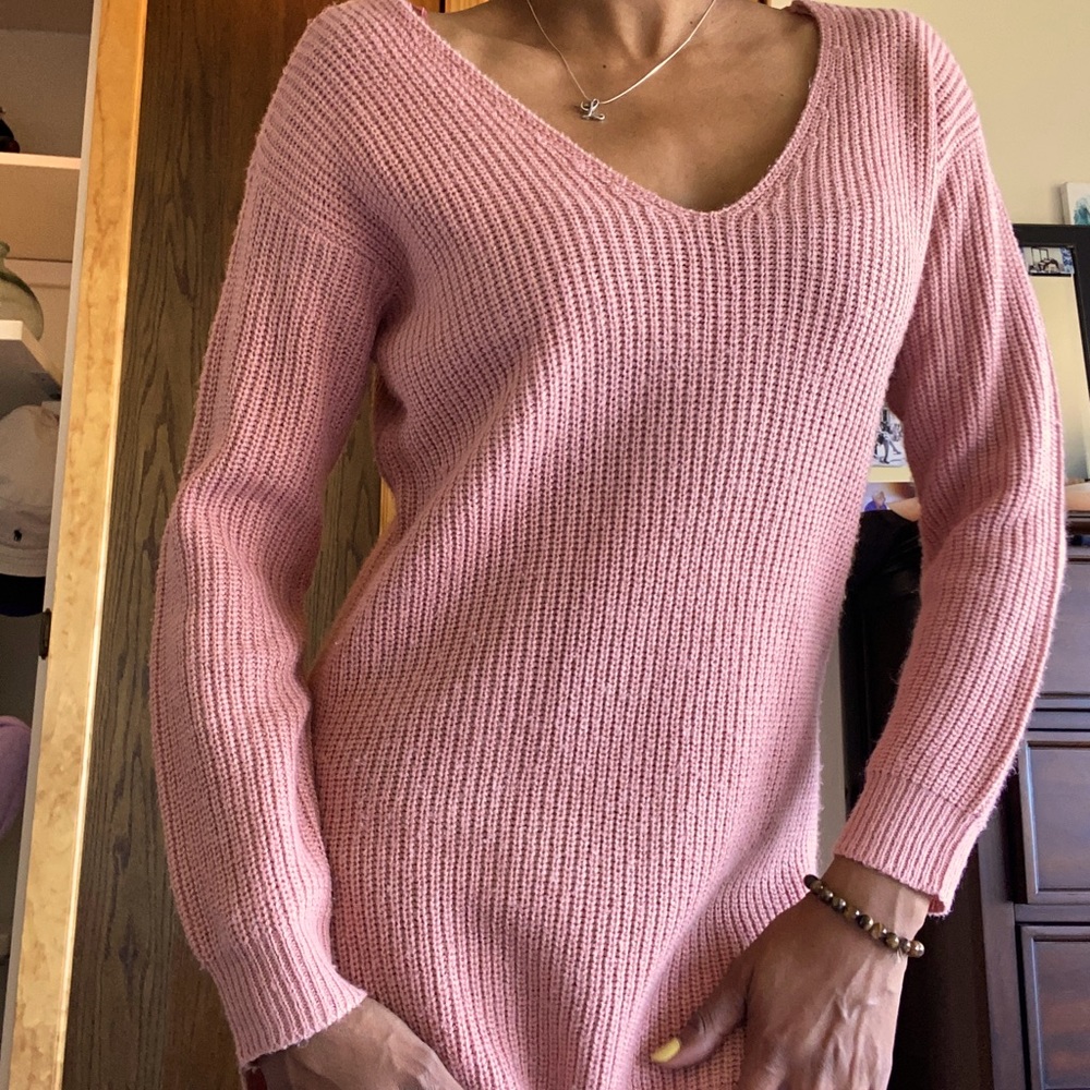 Dusty pink v-neck cross back sweater